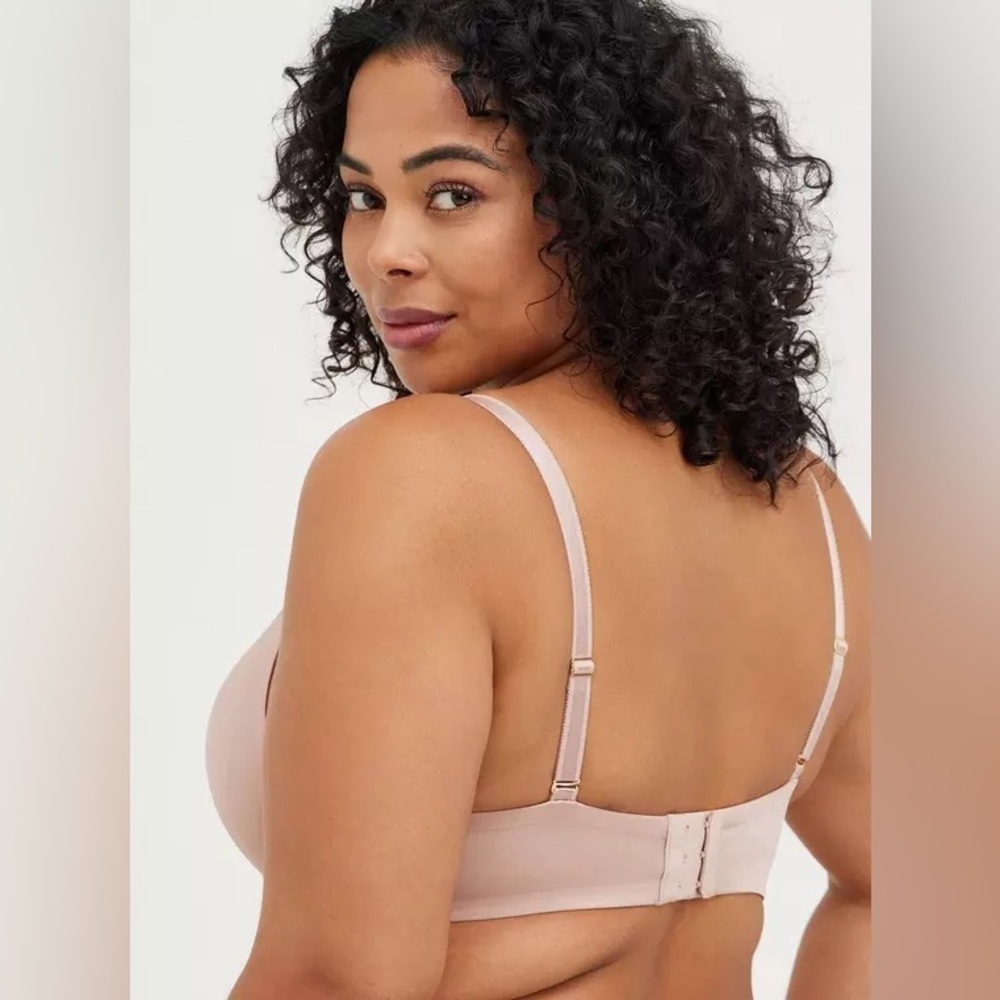 NWOT Torrid T-Shirt Unlined Glossy Mesh Ballet Back Bra Size 42D - Picture 2 of 11